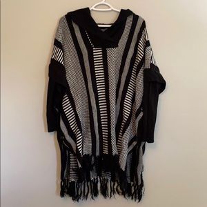 Sweater/poncho